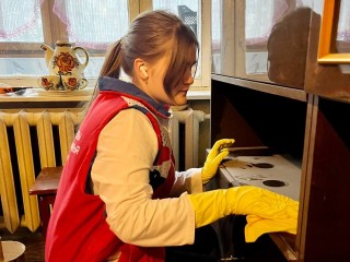 Волонтеры помогли ветерану из Шатуры навести порядок в квартире