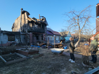 Погорельцам из Люберец предоставили жилье и помогут снести остатки сгоревшего здания