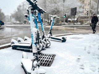 Студенты Балашихи подняли вопрос о парковке самокатов во дворах