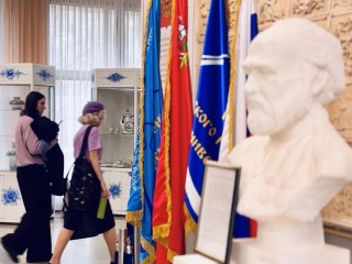 ГГУ открыл прием заявок на Международный фестиваль «Синяя птица Гжели»