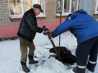 В Воскресенске прочистили 14 канализационных колодцев