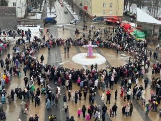 Королевцы проводили зиму традиционным сжиганием чучела