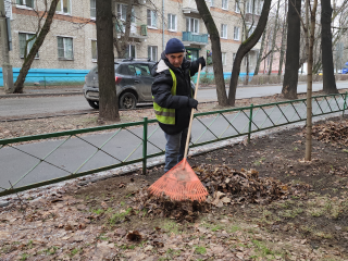 Стабильную зарплату и подработки обещают дворникам в протвинском «Протоне»