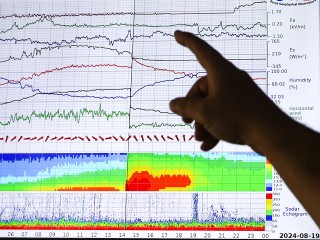 Сильное изменение геомагнитного поля может причинить боль метеозависимым