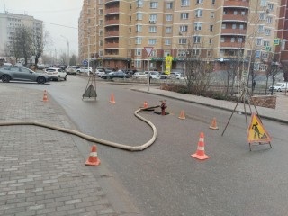 Более десяти ливневок промыли коммунальщики в Истре с начала года