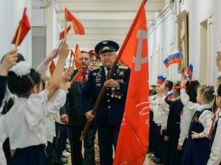 «Знамя Победы» встречают в егорьевских школах
