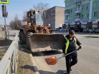 В Старой Купавне под Ногинском коммунальщики убрали смет с двух улиц