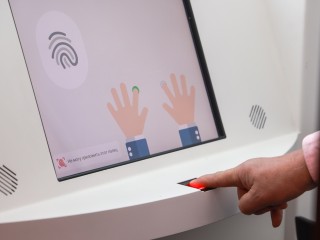 Закон об обязательной биометрии в приложениях рассмотрит Госдума