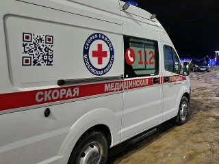 Кроссовер на скорости влетел под фуру в селе Софьино