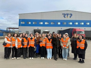 Будущие специалисты из Егорьевска познакомились с технологиями изготовления пластика