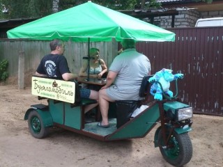 Пей и катайся: у бухаломобиля из Люберец нашелся покупатель