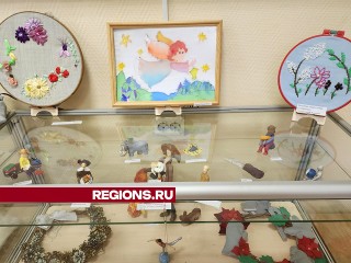 Поделки и рисунки детей представлены на выставке в воскресной школе Шатуры