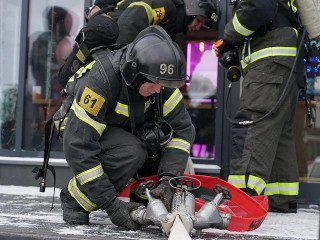 Зажженная в многоэтажке на Дугина палочка благовоний собрала все спецслужбы города