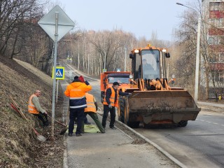 В Кривандинском почистили дороги от мусора