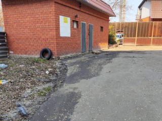 Стоки не текут на дорогу на улице Герцена в Правдинском