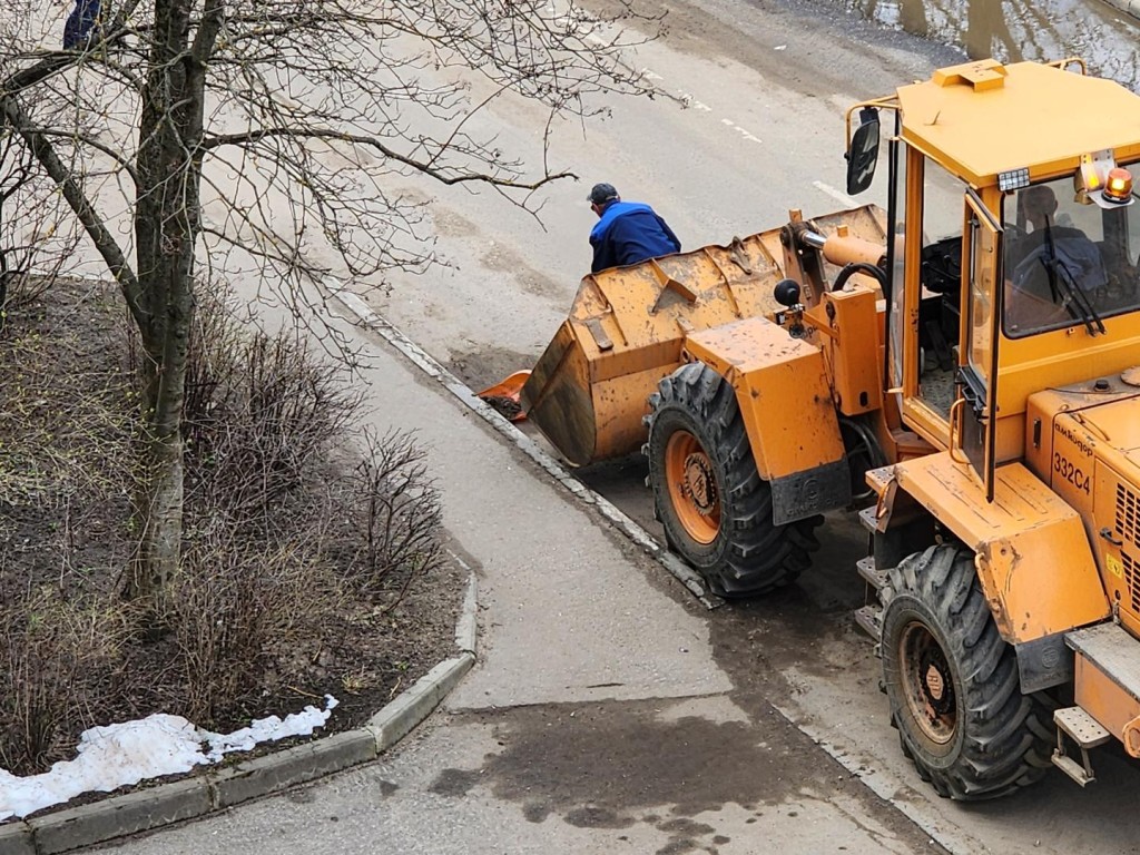 В Старой Купавне коммунальщики убрали смет