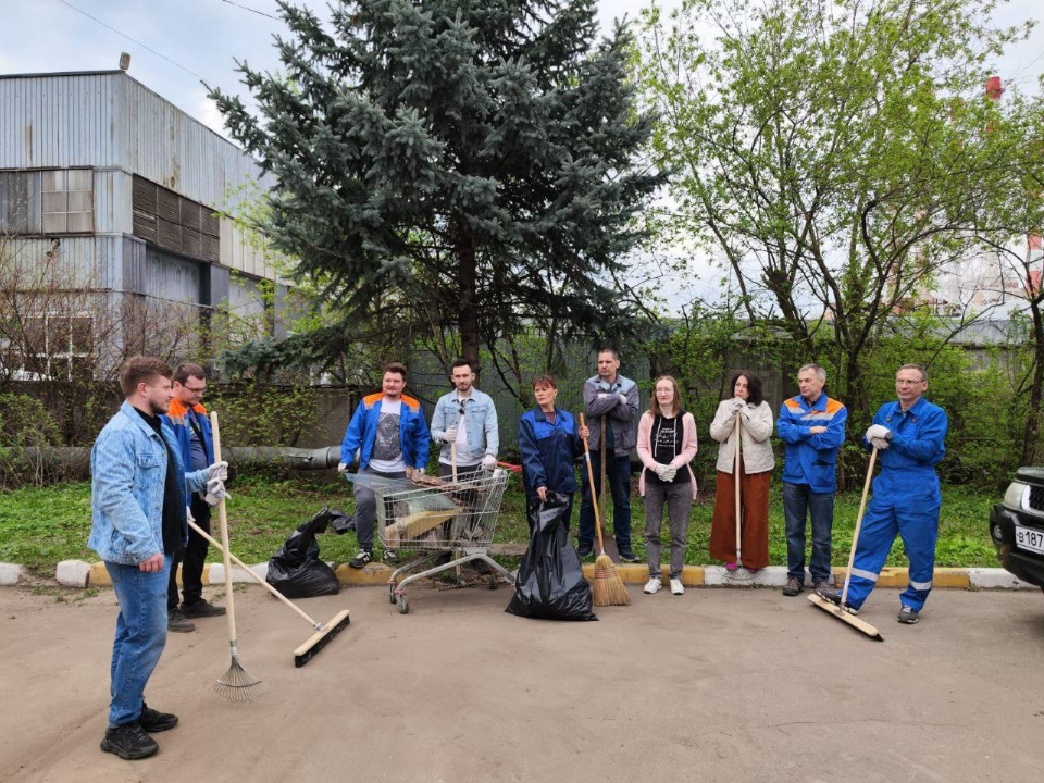 Сотрудники Мособлэнерго привели в порядок территории вокруг энергообъектов и памятников