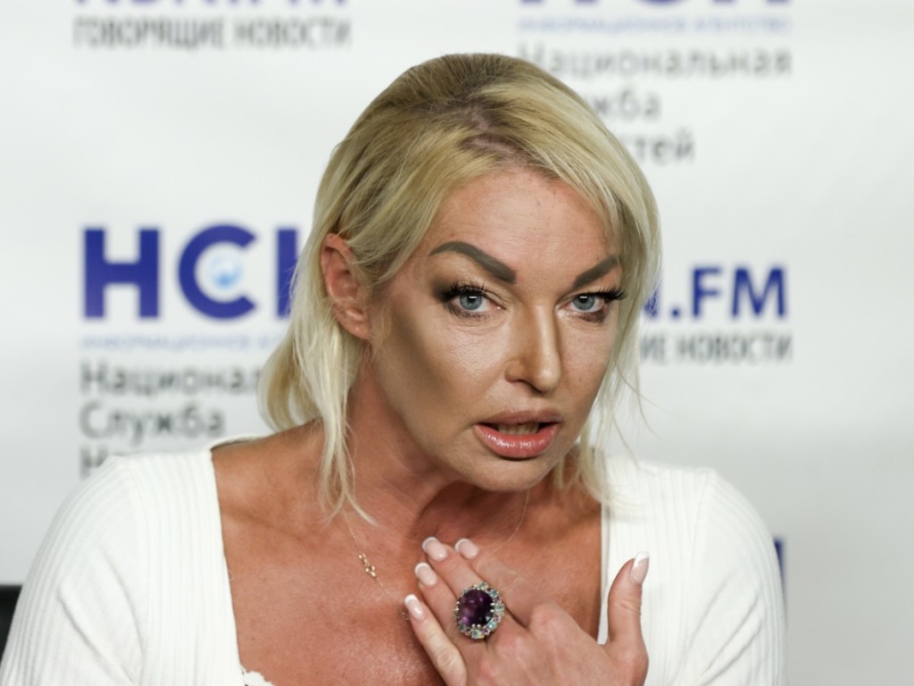 «Обсуждаем какую-то ересь»: Волочкова отказалась от слов про жениха дочери, которые ей приписывают