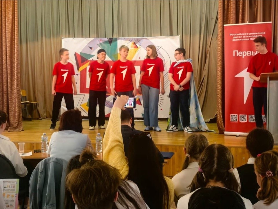 В Лобне школьники сразились в КВН — победила «Школота»