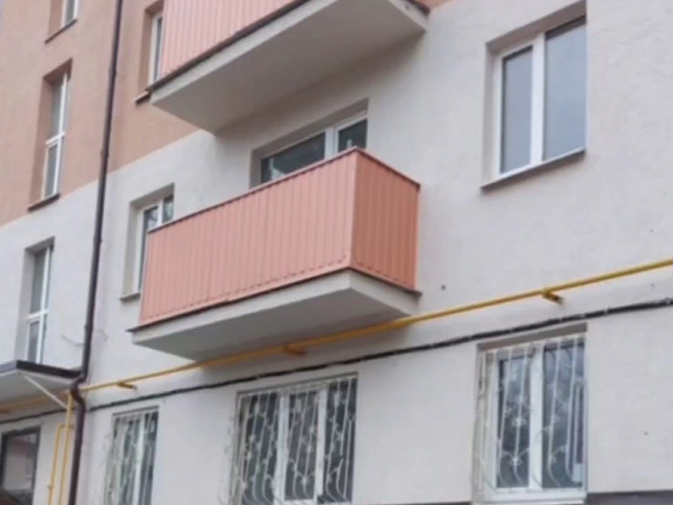 Специалисты из Подмосковья отремонтировали МКД в Мариуполе