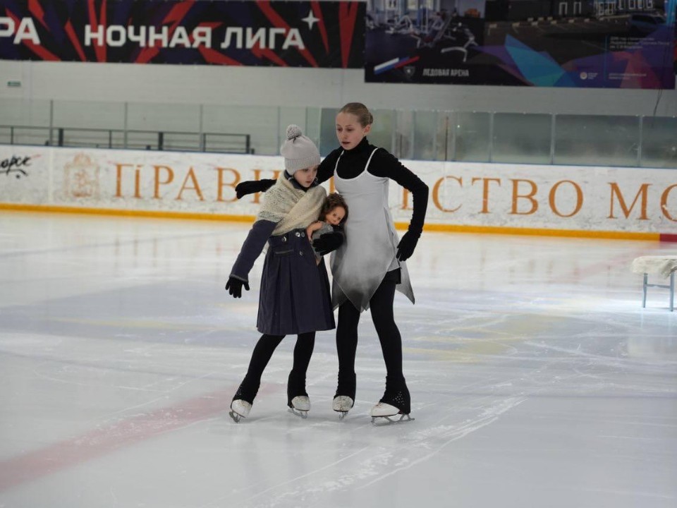 Ледовое шоу ко Дню Победы показали в Сергиевом Посаде