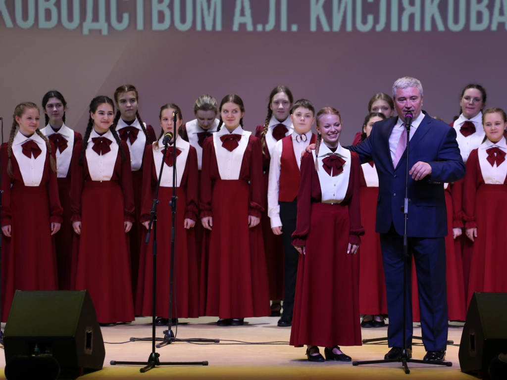 Детский хор имени Попова организовал музыкальный праздник для защитников Отечества