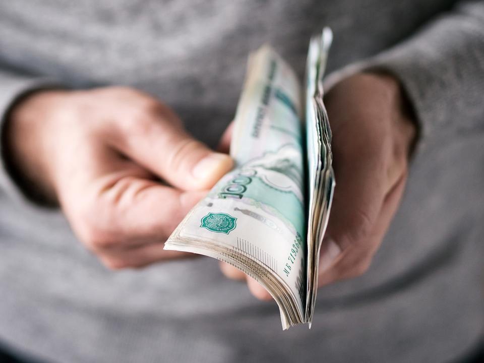 В Госдуму внесут законопроект о повышении МРОТ и введении почасовой оплаты