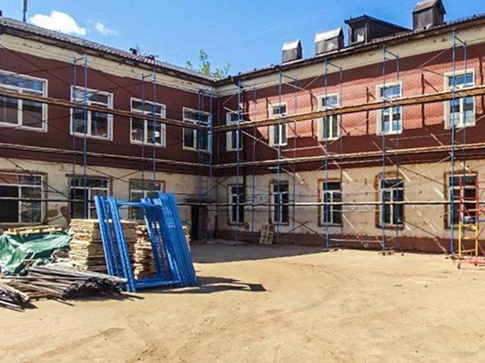 В Клину приступили к обновлению фасада и инженерных сетей лицея №10