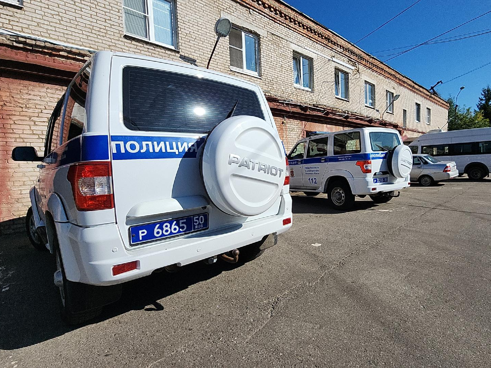 На улице Мира в Электростали столкнулись автомобиль и мотоцикл