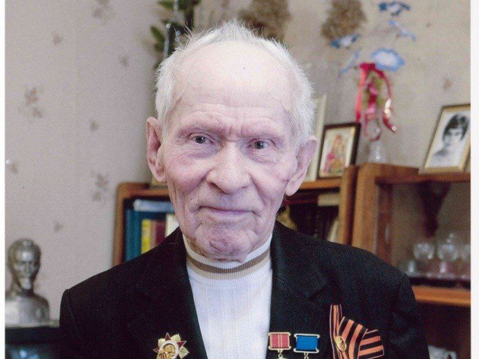 В Видном установили именную табличку на доме ветерана Виктора Жажина