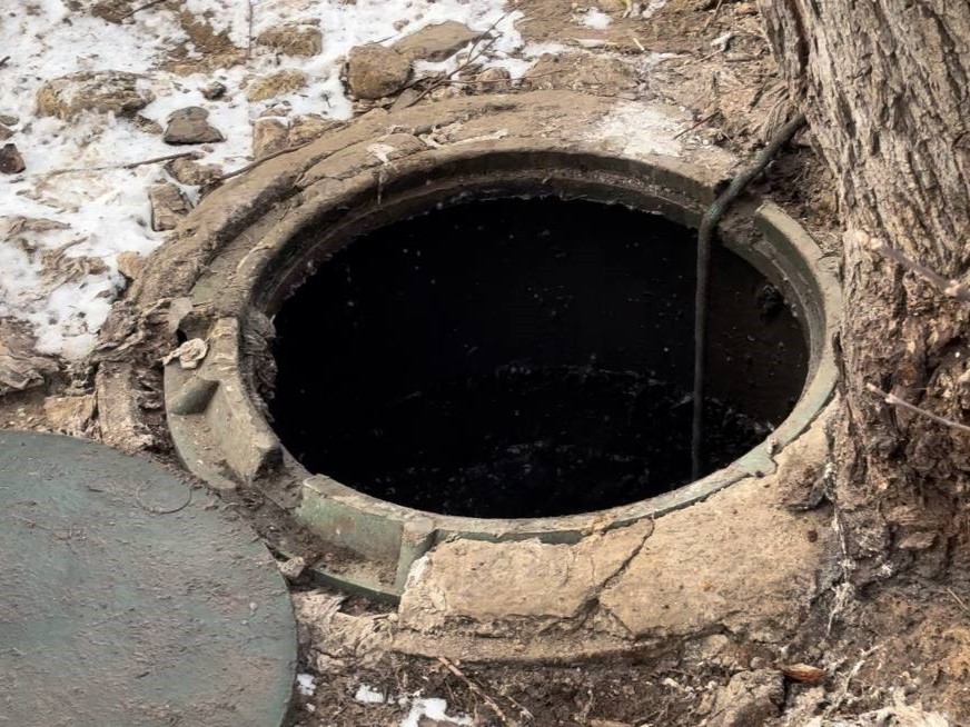 Открытый люк недалеко от школы №20 отремонтировали в Воскресенске