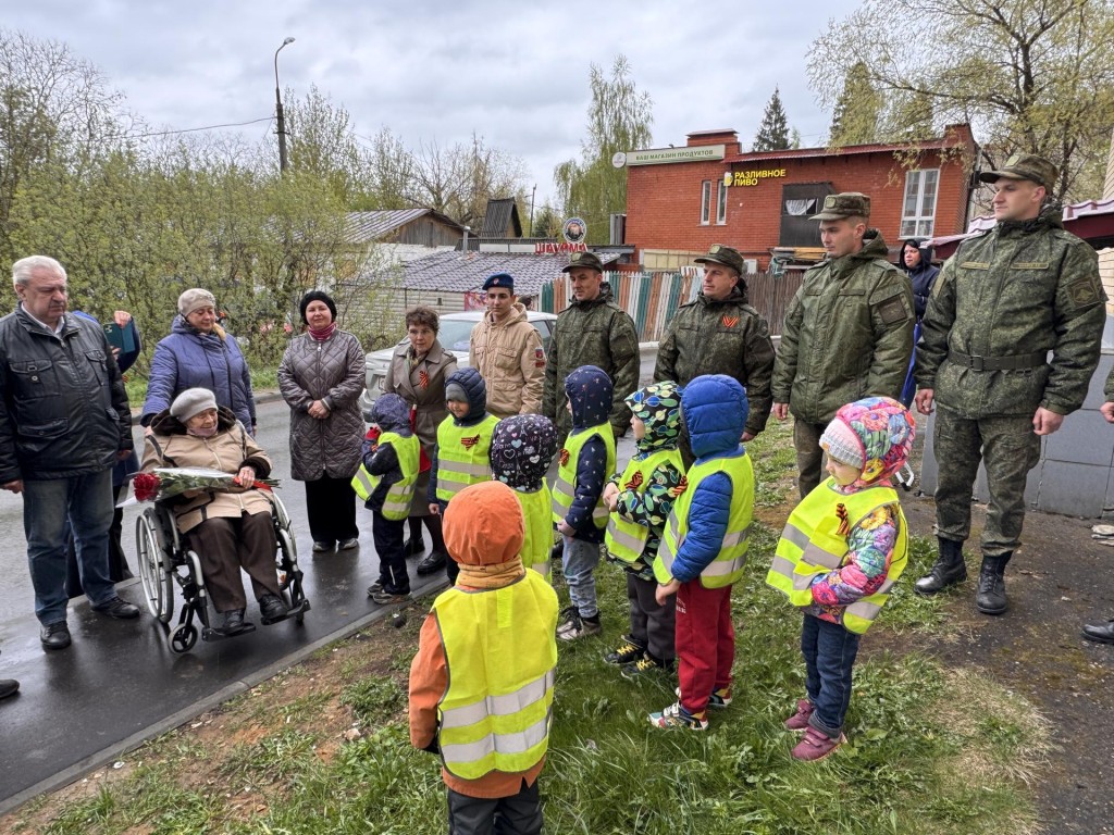 На улице Строителей установили табличку в честь Надежды Сабитовой