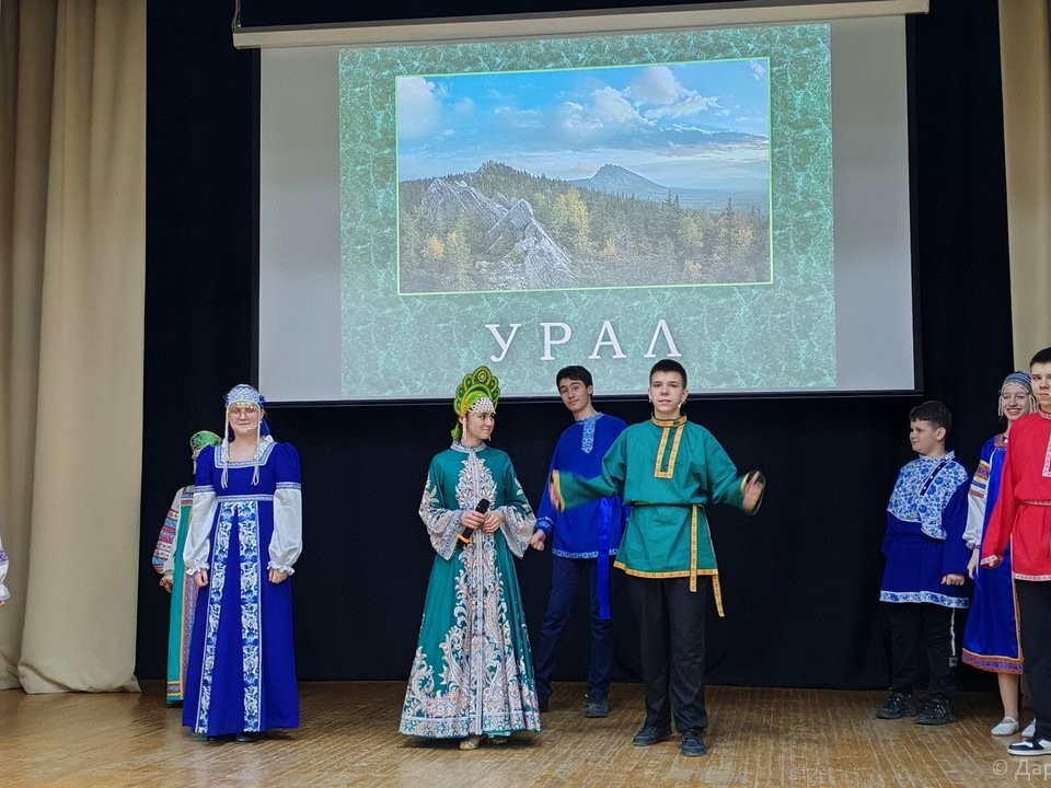 Уральские сказки рассказали жителям Пущина