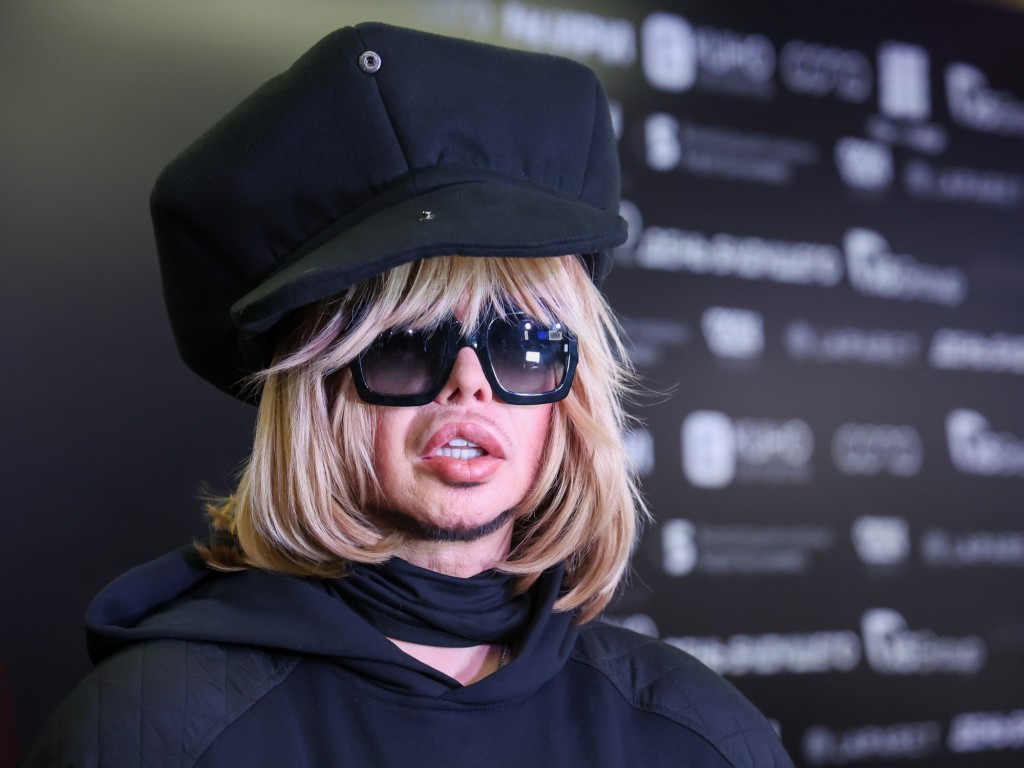 Сын Сергея Зверева потребовал у отца купить квартиру в Подмосковье
