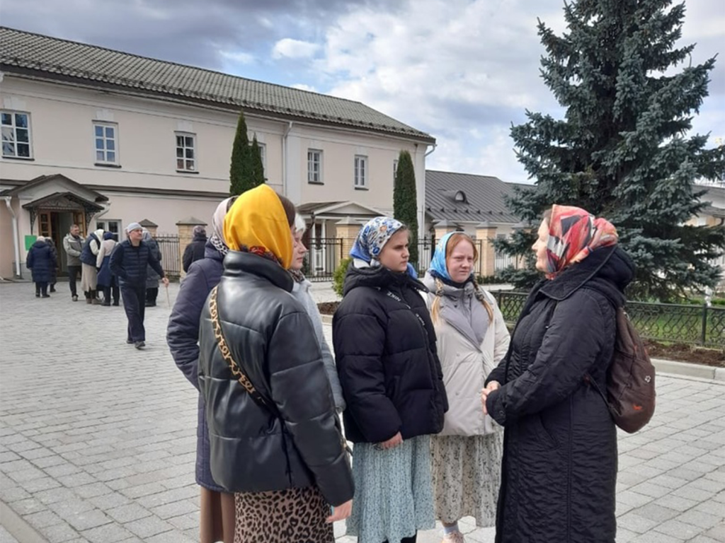 Паломники из Зарайска побывали в Оптиной пустыни