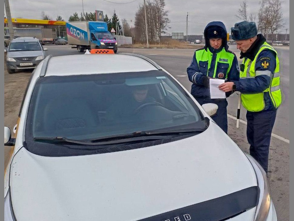 В Пушкинском округе на спецстоянку отправили 55 нелегальных легковых такси