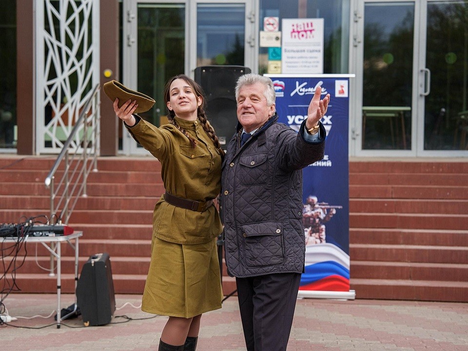 В Химках прошла патриотическая акция «Вальс Победы»
