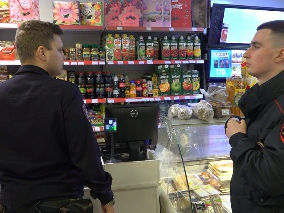 В Солнечногорске полицейские пресекли ночную торговлю алкоголем