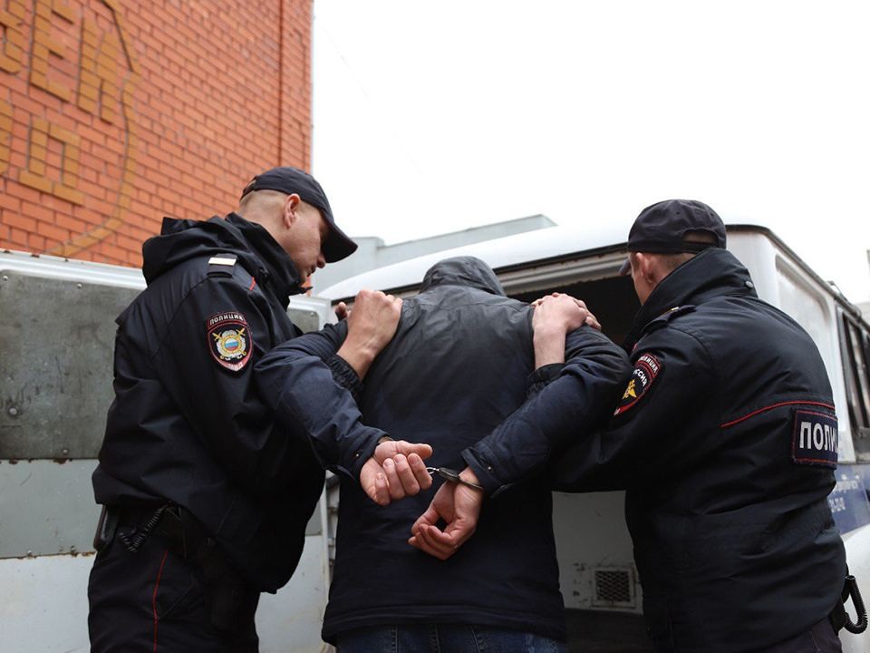 Полицейские задержали в Егорьевске мигранта с наркотиками в ботинке