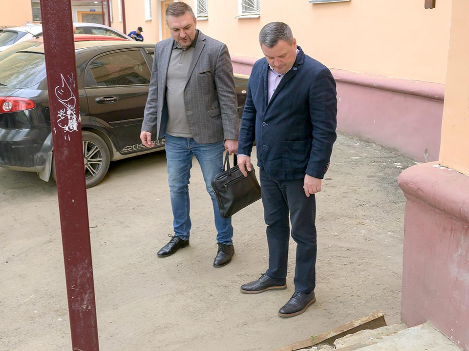 Входную группу дома № 15/1 на улице Заводская в Подольске приведут в порядок