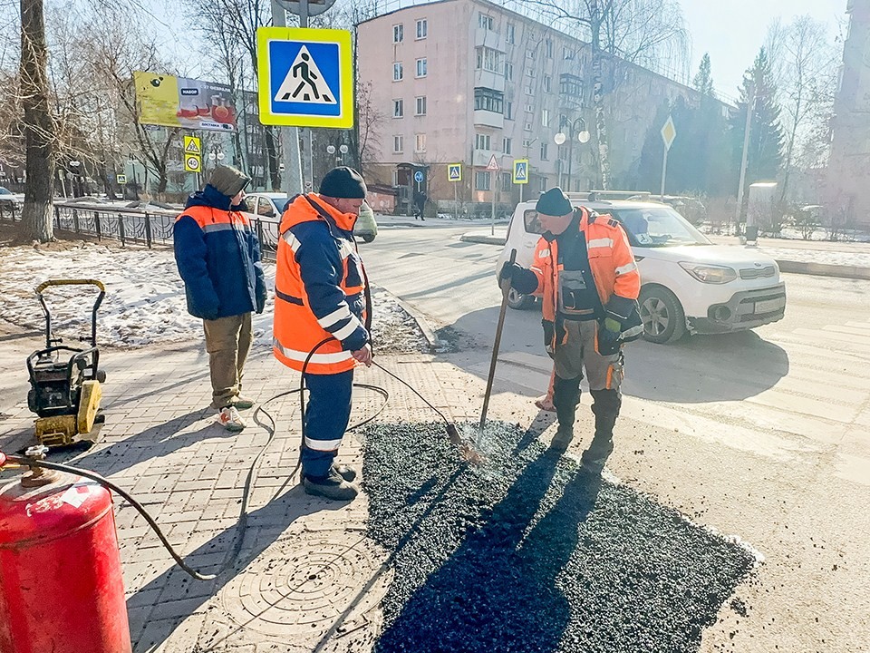 На улице Строителей сделают ремонт дороги к лету