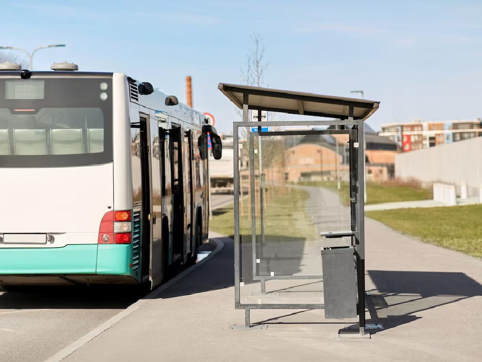 Автобусные остановки с Wi-Fi установят рядом с поселком многодетных в Юркино