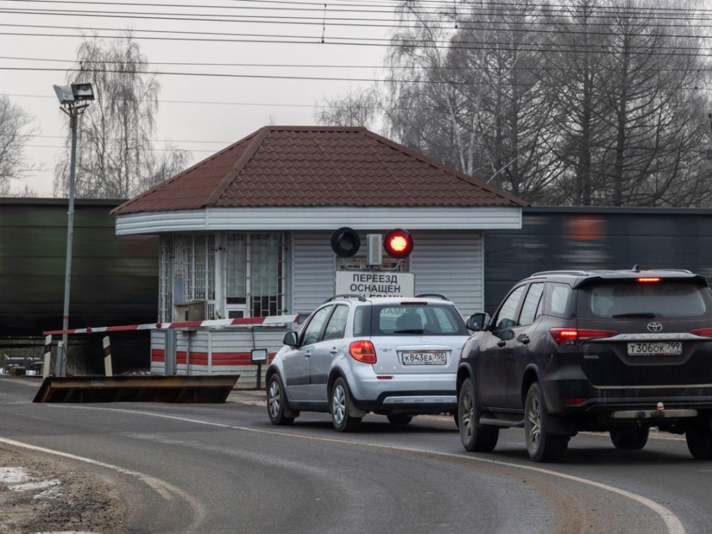 В Воскресенске на два дня закроют железнодорожный переезд