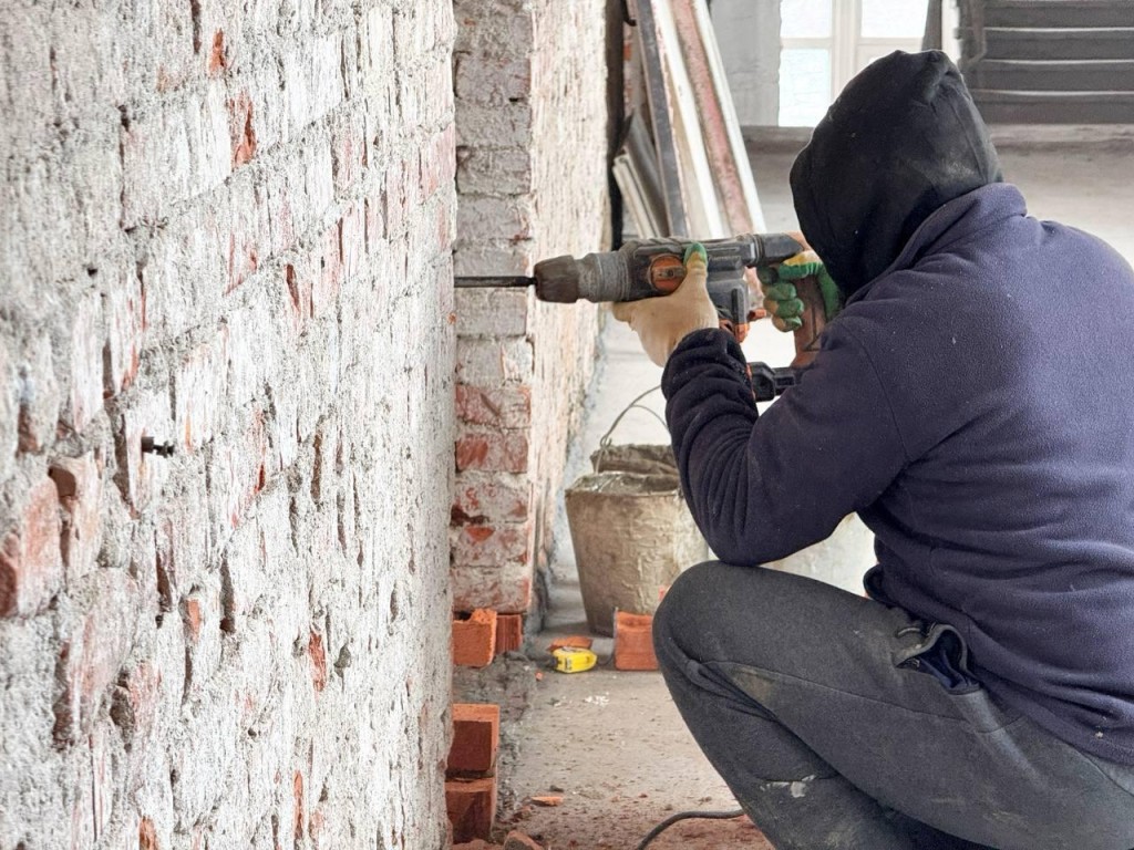 Корпус лицея №5 на улице Февральской отремонтировали на треть