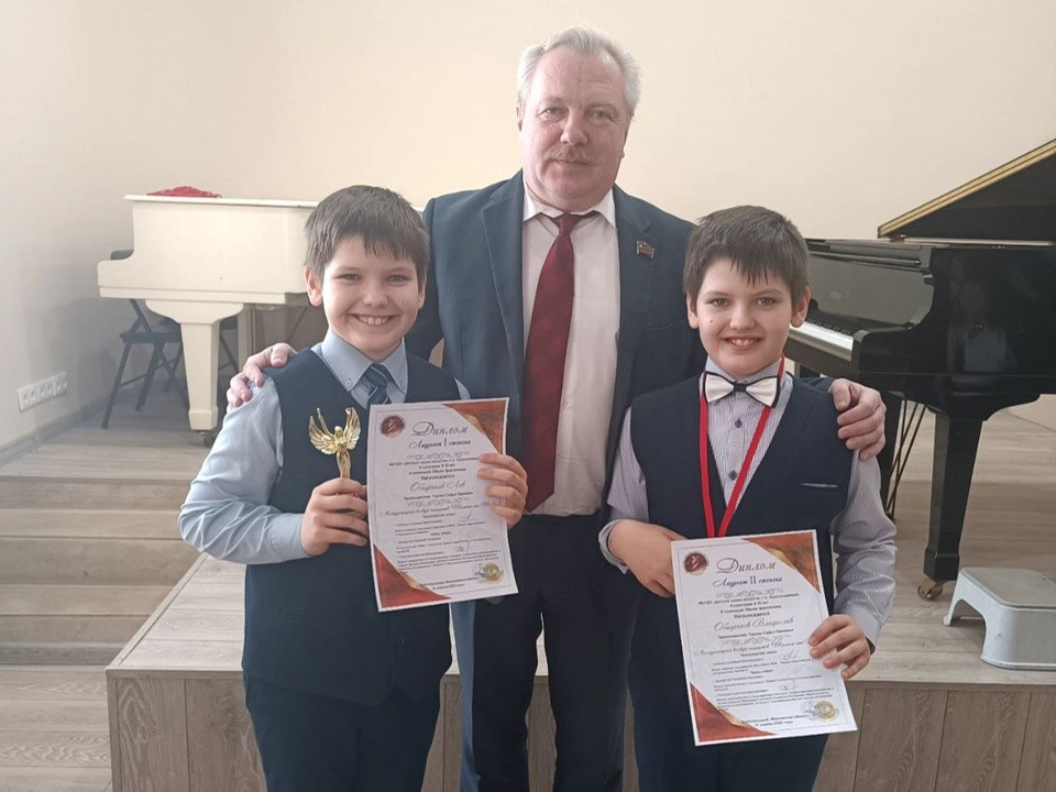 Краснознаменские школьники победили на международном конкурсе пианистов