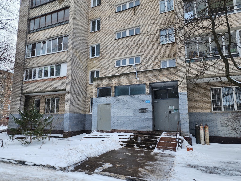 Житель улицы Рабочей устроил поджог и забросал мусором соседей