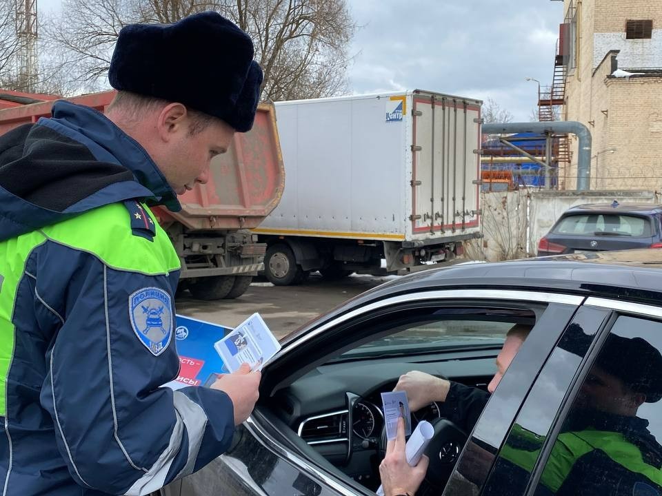 Водителей Лобни проверили на использование самого важного средства защиты