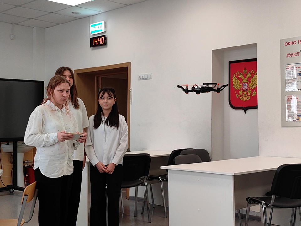 Управлять дроном научились щелковские школьники в центре «Точка Роста»