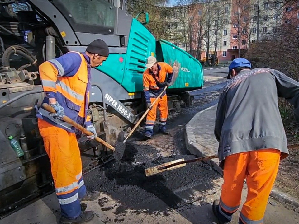 В четырех дворах мкр Южный в Котельниках отремонтируют дороги и посадят деревья