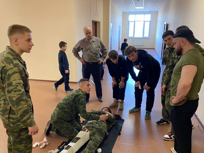 Школьники Наро-Фоминска осваивают навыки тактической медицины